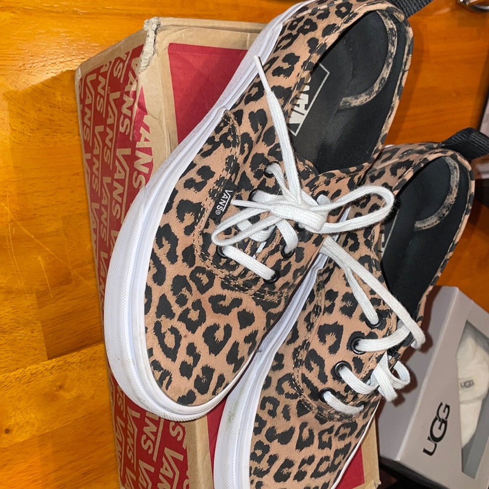 Leopard Vans